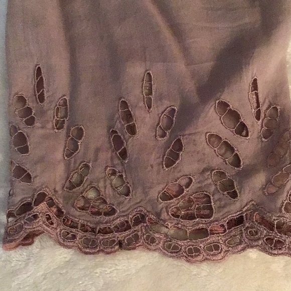 LAKTA Mauve Eyelet Detailed Top Size M/L. 100% Rayon Elastic at top and bottom. - Picture 6 of 6